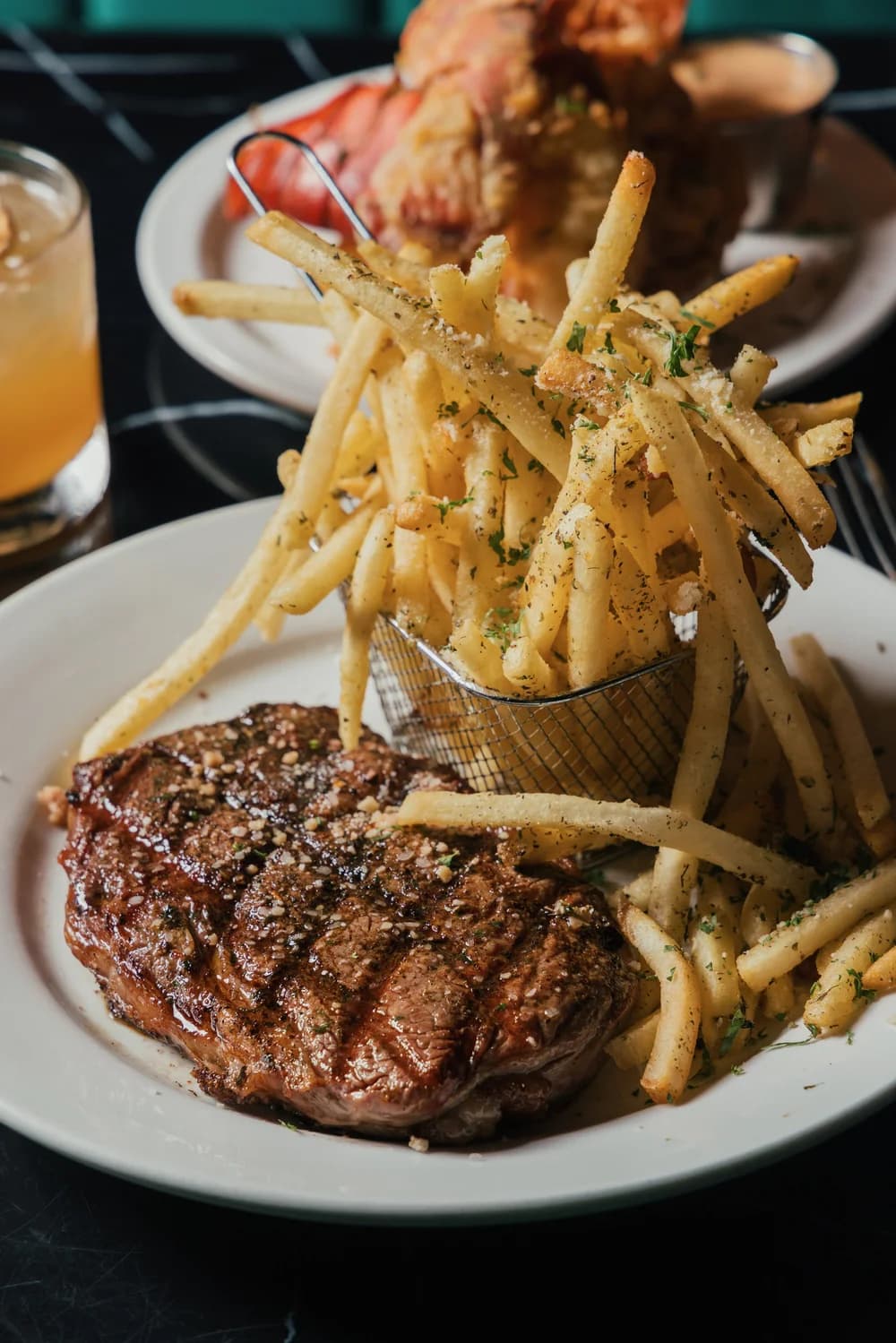 Restaurant ambiance 8